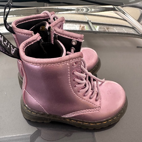 Toddler Size 7 Purple Shiny Girls Dr.Martens - Picture 2 of 5